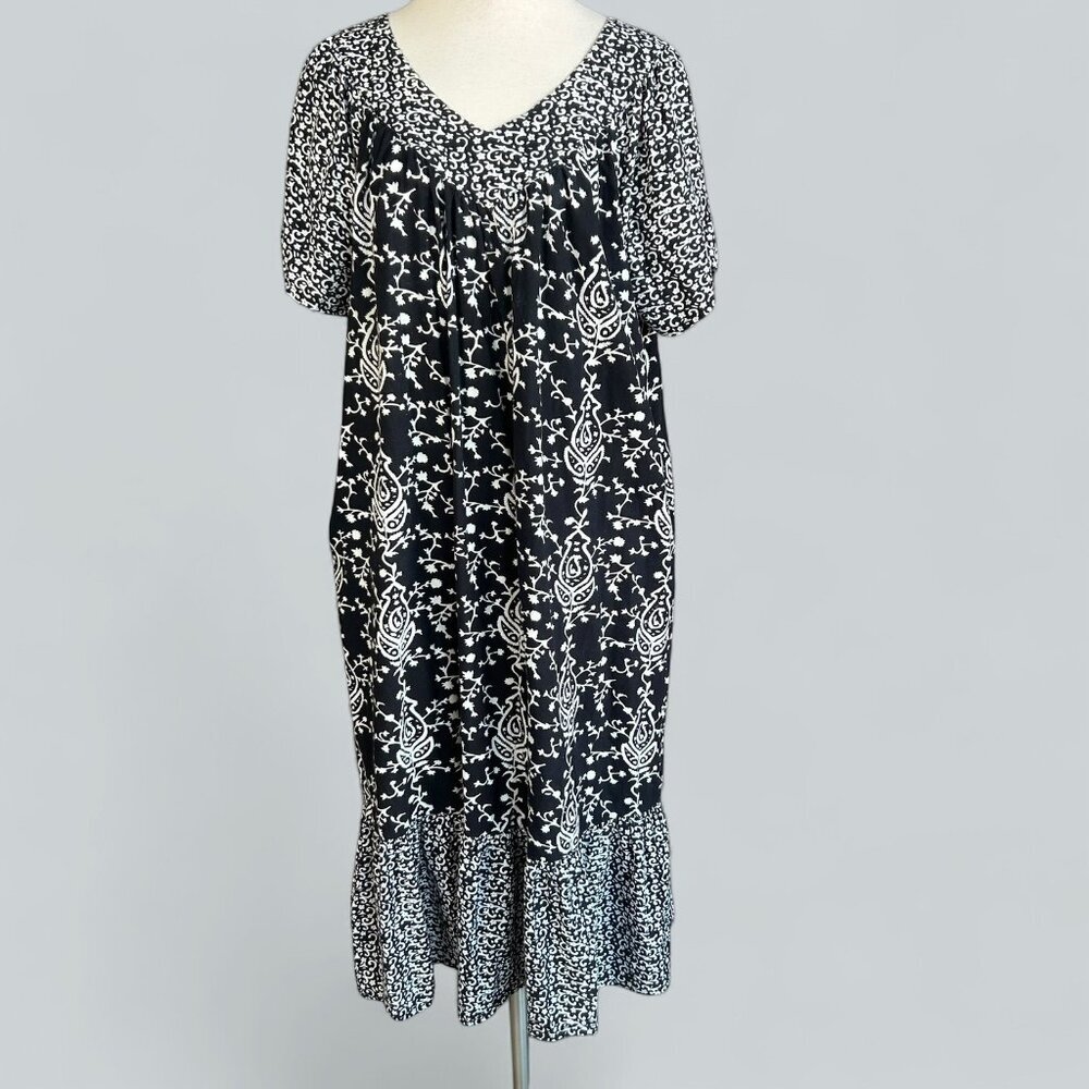 Styled by Saybury Caftan Black and White Vintage Muumuu Size L Cottagecore